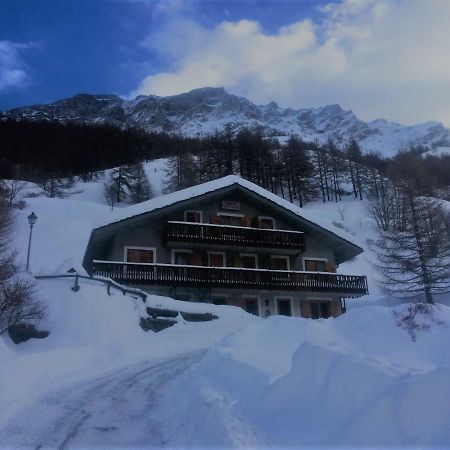 Hotel Maison Des Myrtilles Valgrisenche Exterior foto
