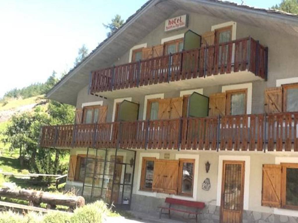 Hotel Maison Des Myrtilles Valgrisenche Exterior foto