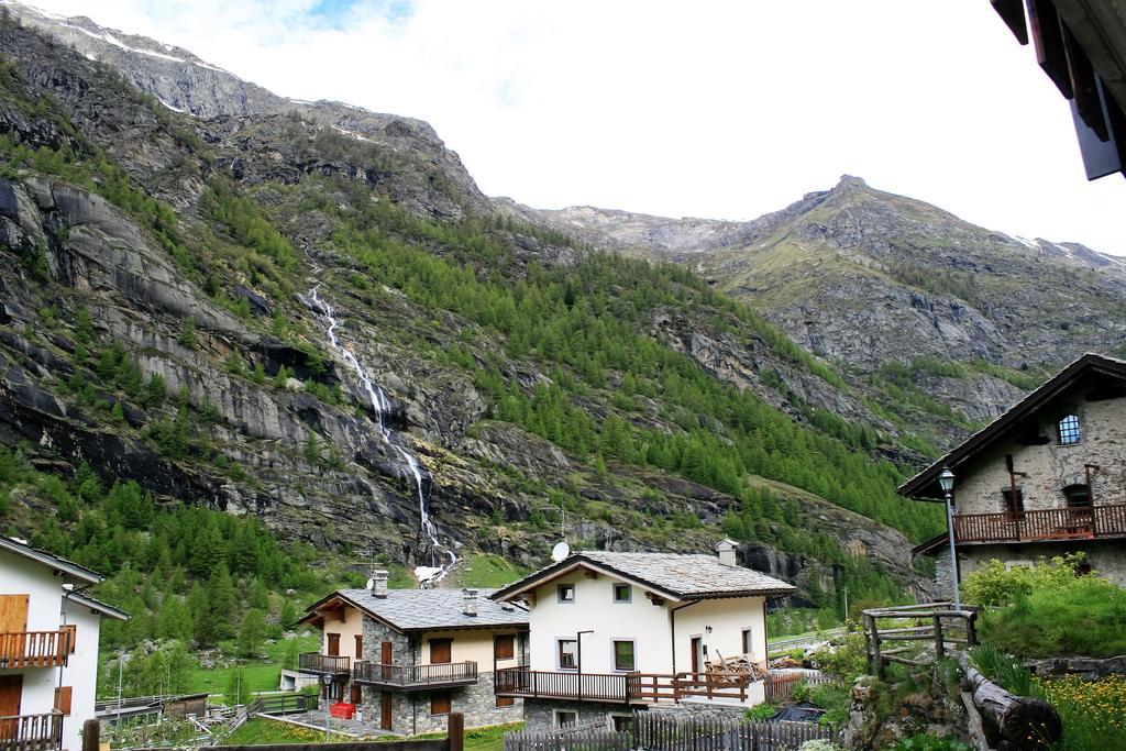 Hotel Maison Des Myrtilles Valgrisenche Exterior foto